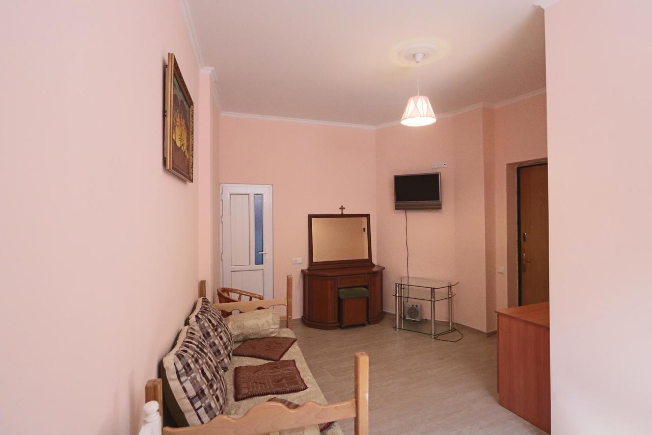 יירבאן Garnim Guest House מראה חיצוני תמונה