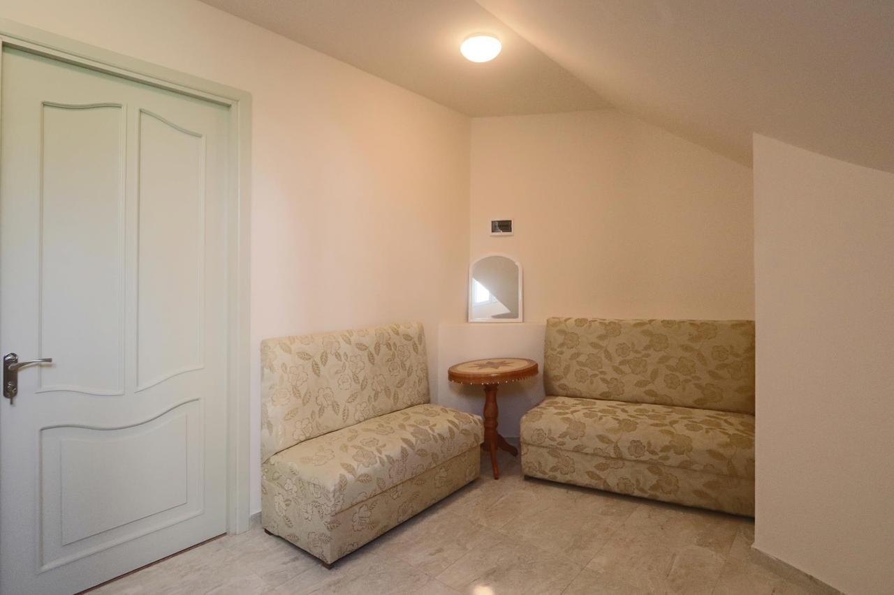 יירבאן Garnim Guest House מראה חיצוני תמונה